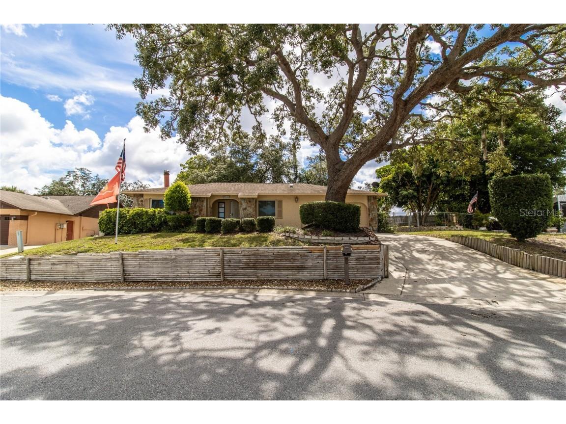 8940 Greenbriar Lane Port Richey FL 34668 W7866179 image1