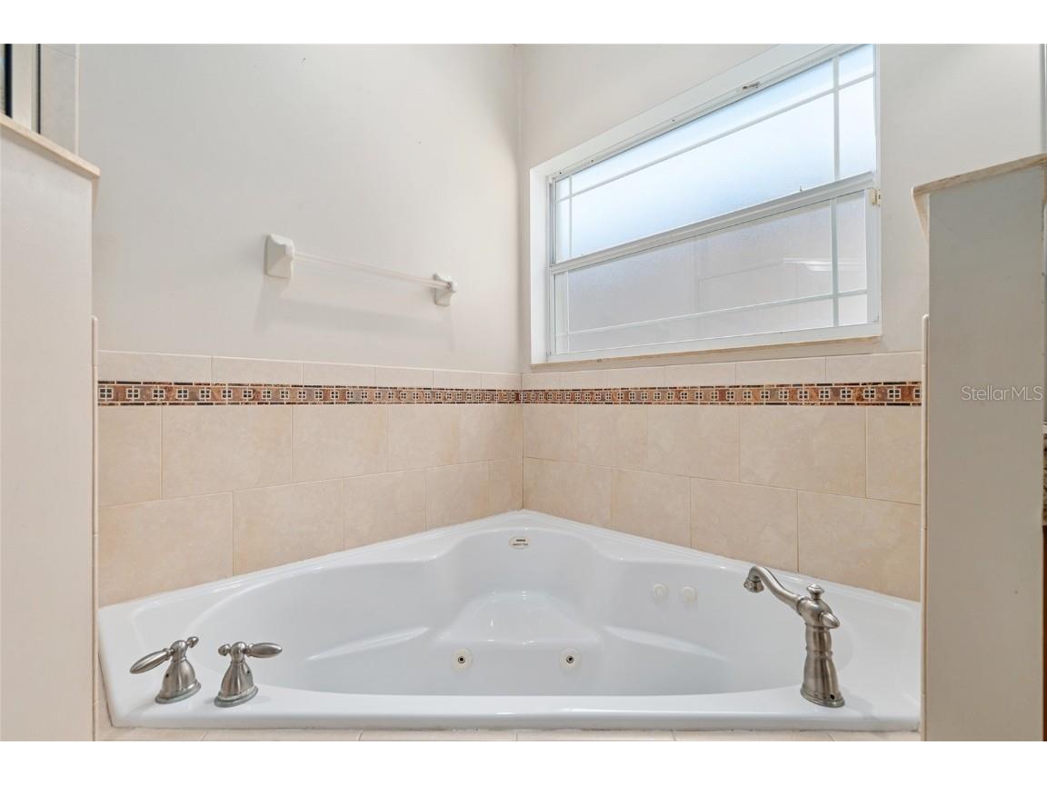 8940 SW 76th Avenue Gainesville FL 32608 GC534675 image40