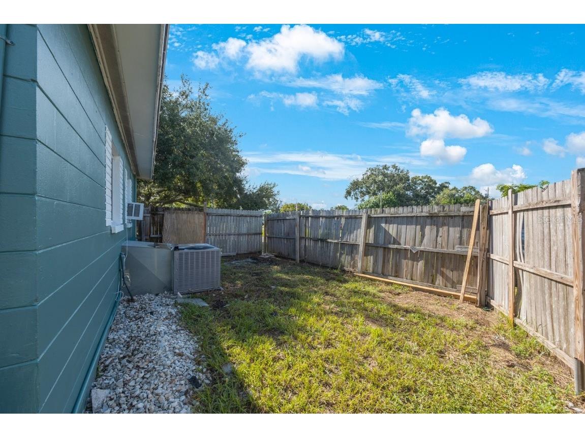 8946 93rd Street Seminole FL 33777 TB8429734 image29