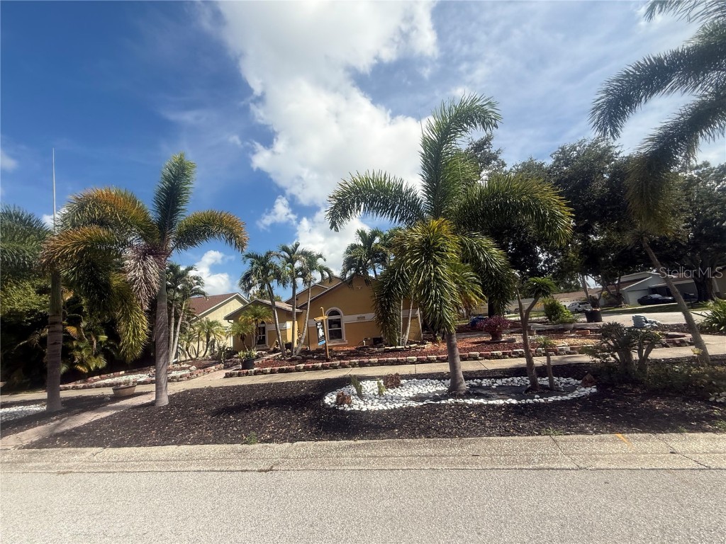 8949 106th Avenue Seminole FL 33777 TB8414079 image1