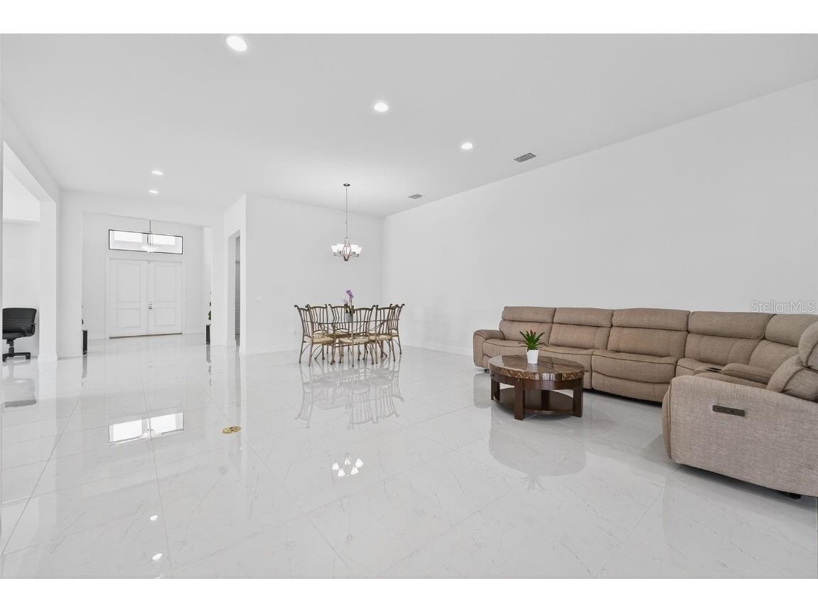 8950 Baroque Terrace Sarasota FL 34240 A4667172 image12