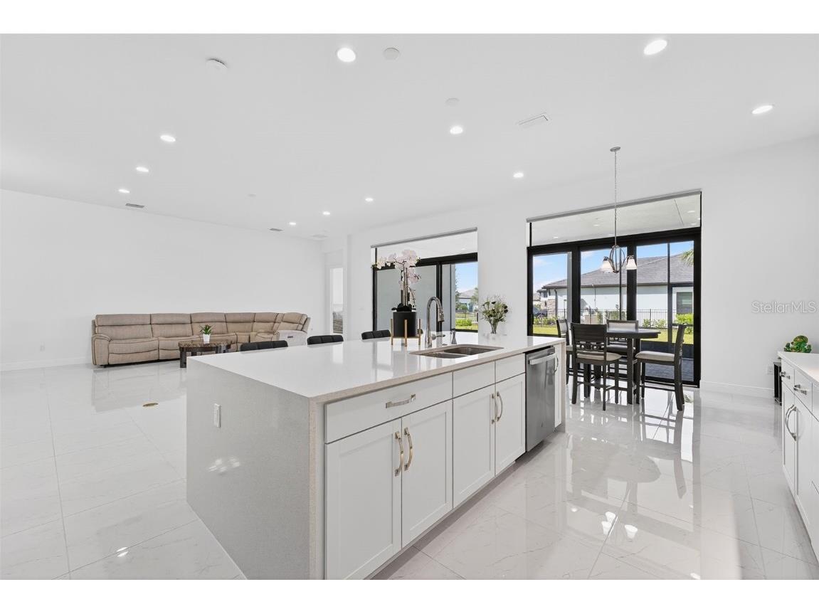 8950 Baroque Terrace Sarasota FL 34240 A4667172 image18