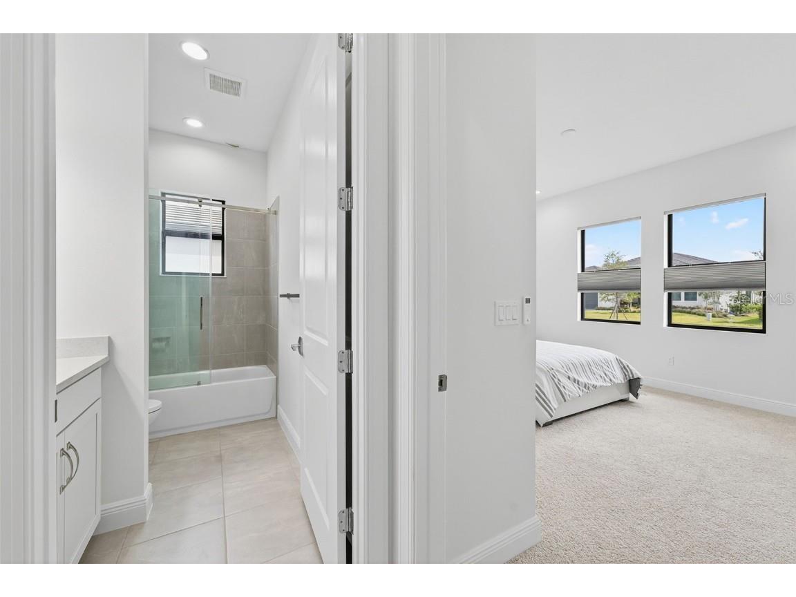 8950 Baroque Terrace Sarasota FL 34240 A4667172 image21