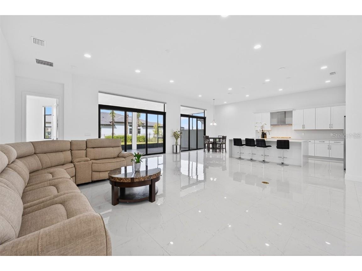 8950 Baroque Terrace Sarasota FL 34240 A4667172 image7