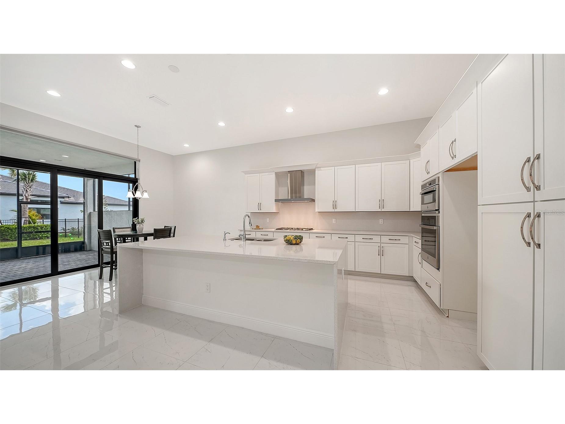 8950 Baroque Terrace Sarasota FL 34240 A4687146 image13