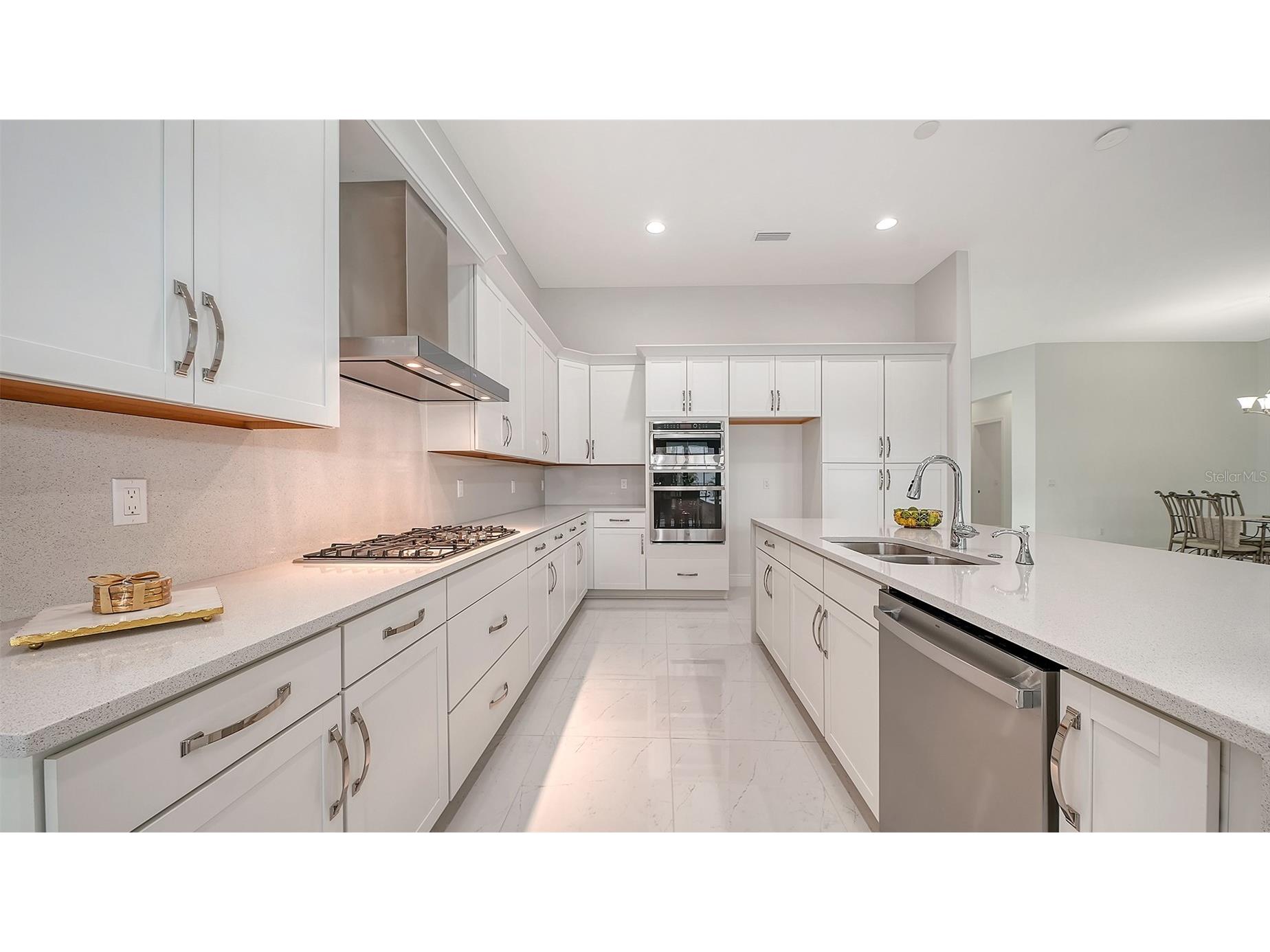 8950 Baroque Terrace Sarasota FL 34240 A4687146 image18