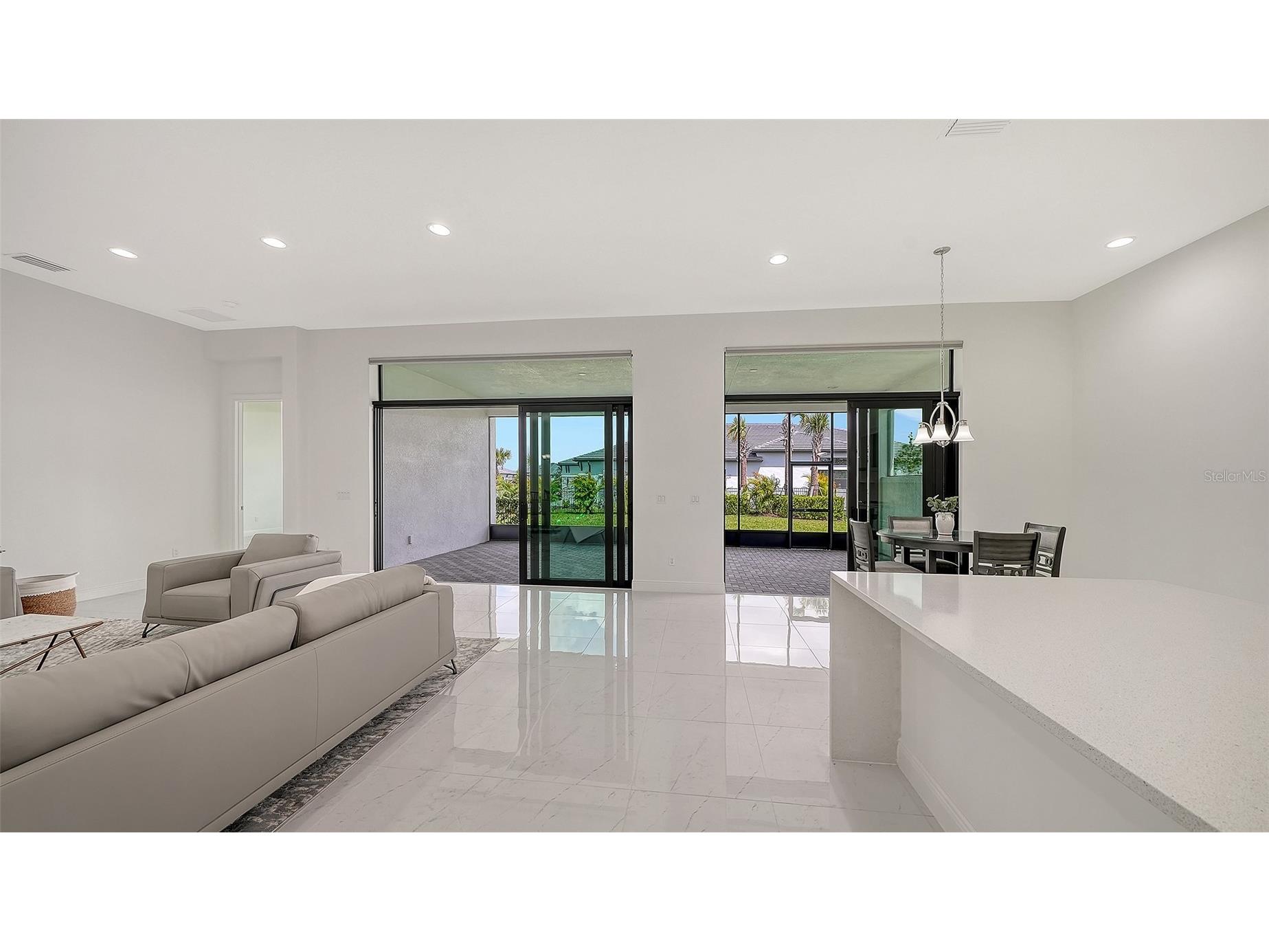 8950 Baroque Terrace Sarasota FL 34240 A4687146 image21