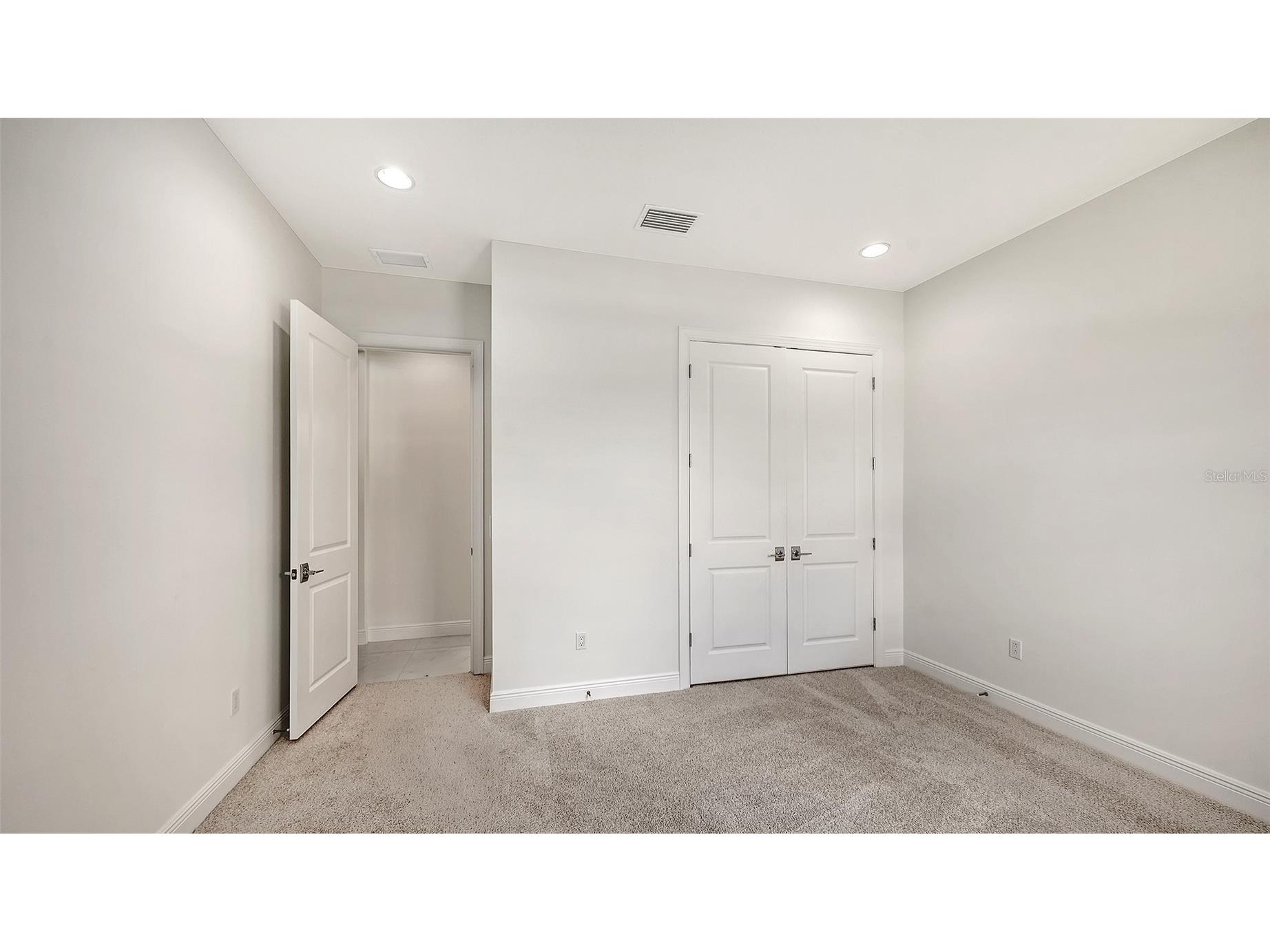 8950 Baroque Terrace Sarasota FL 34240 A4687146 image32