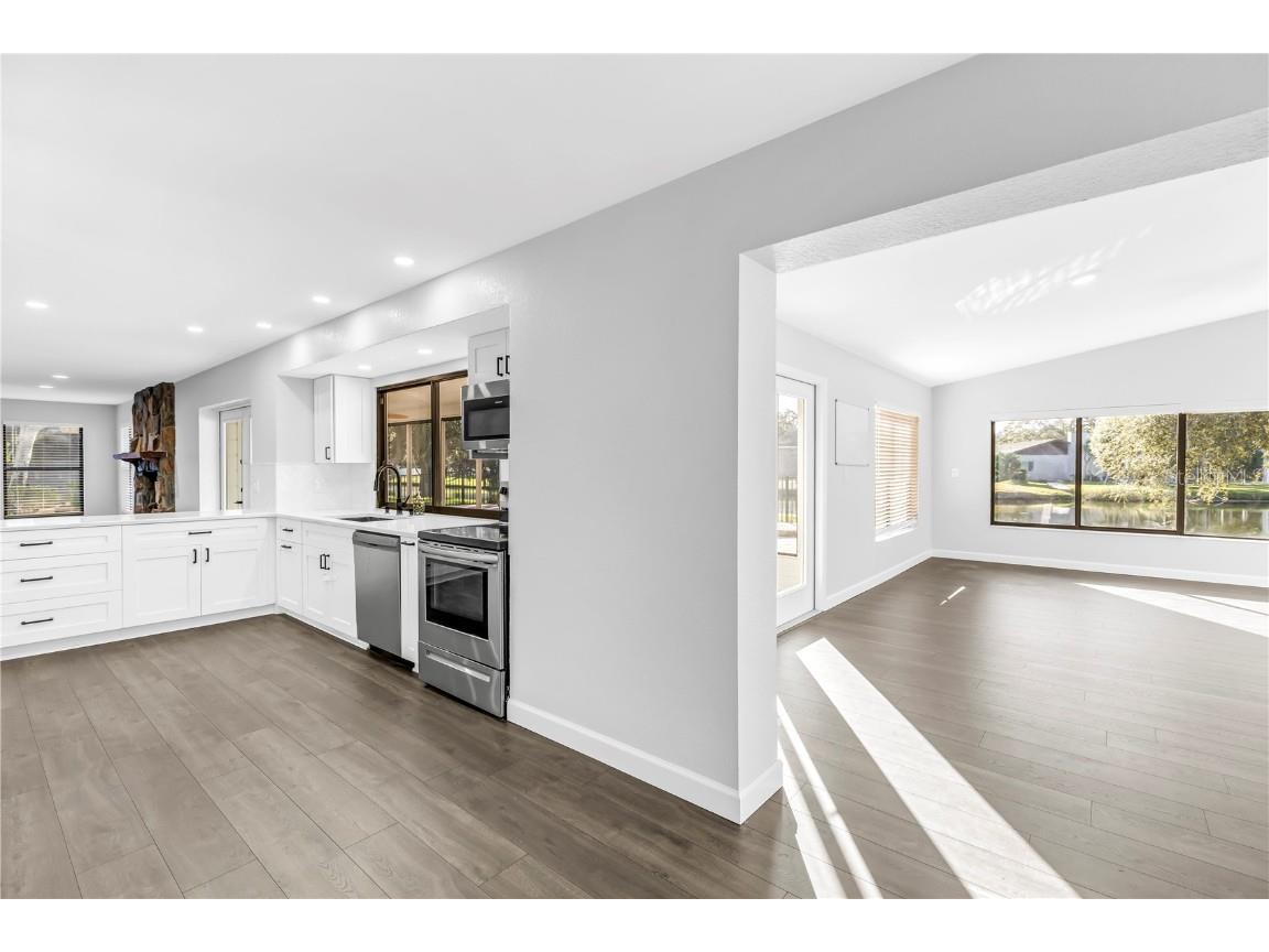 8950 Baywood Park Drive Seminole FL 33777 - BAYWOOD PARK LAKE TB8422899 image11