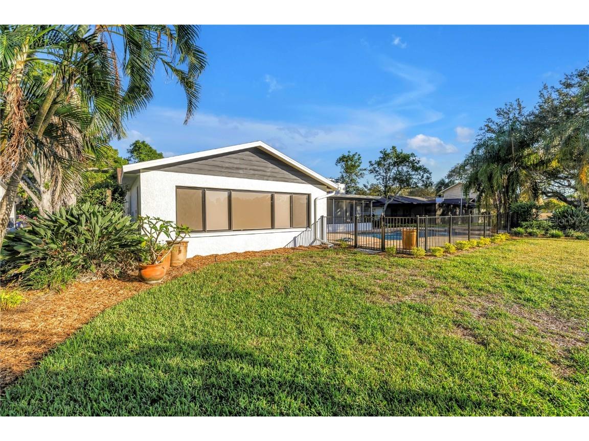 8950 Baywood Park Drive Seminole FL 33777 - BAYWOOD PARK LAKE TB8422899 image37