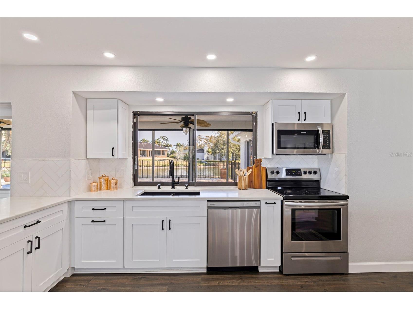 8950 Baywood Park Drive Seminole FL 33777 - BAYWOOD PARK LAKE TB8475172 image10