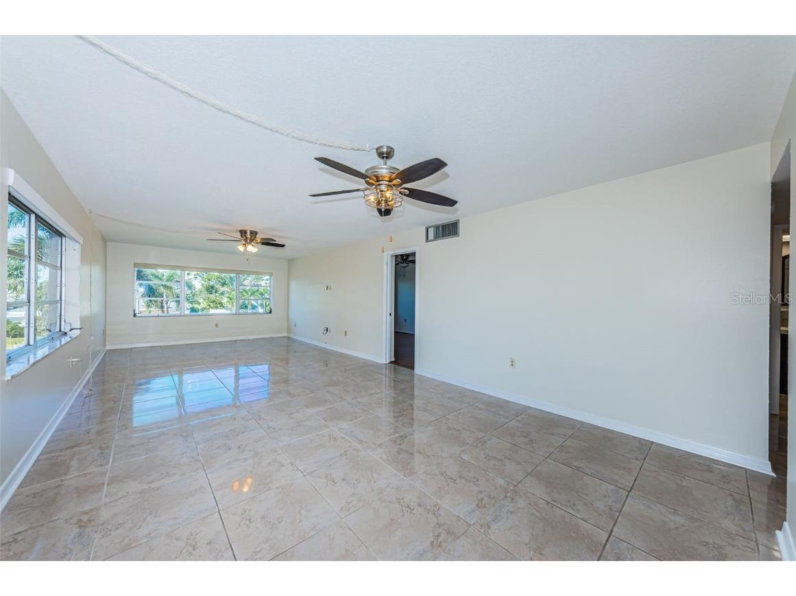 8950 Park Boulevard #206 Seminole FL 33777 TB8439127 image17