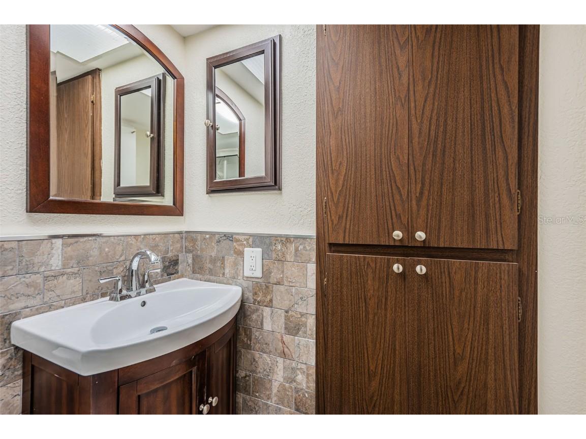 8950 Park Boulevard #206 Seminole FL 33777 TB8439127 image37