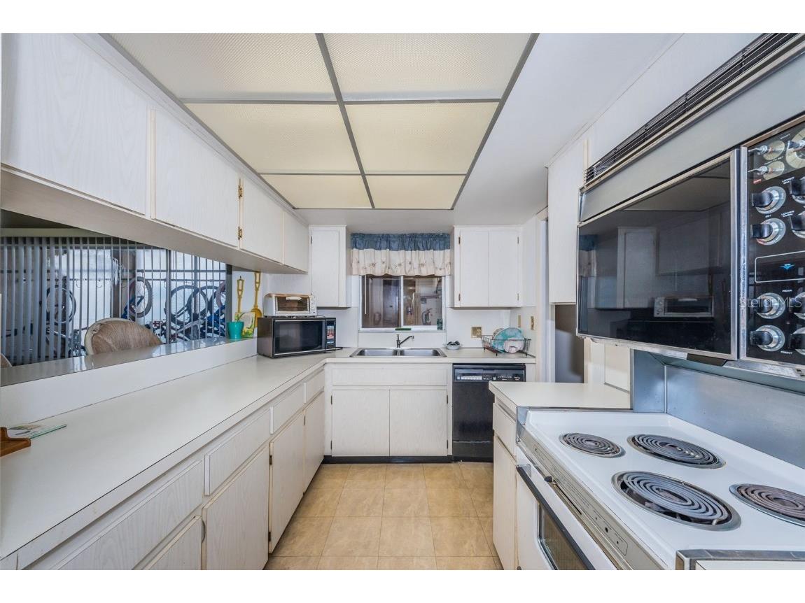 8950 Park Boulevard #206 Seminole FL 33777 TB8439127 image53