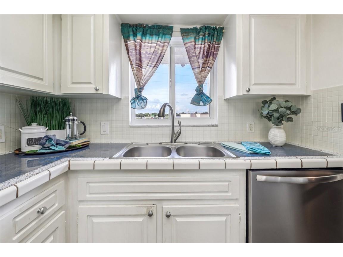 8950 Park Boulevard #405 Seminole FL 33777 TB8406749 image20