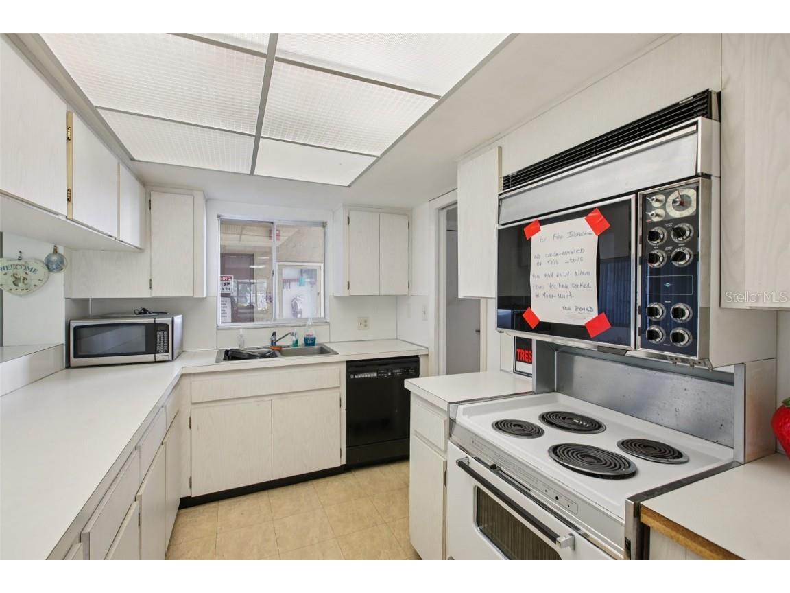 8950 Park Boulevard #405 Seminole FL 33777 TB8406749 image52