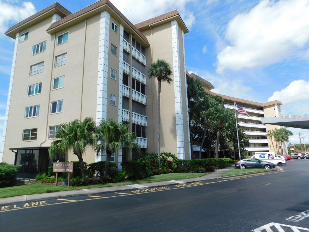 8950 Park Boulevard #703 Seminole FL 33777 U8136993 image1