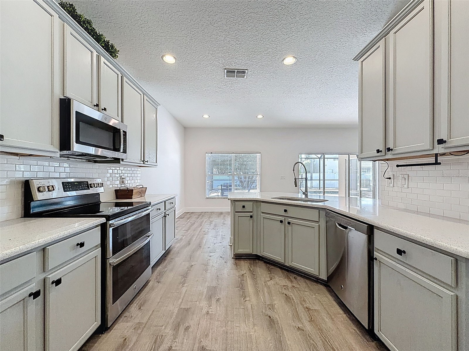 8950 Sandusky Lane New Port Richey FL 34654 W7885121 image14