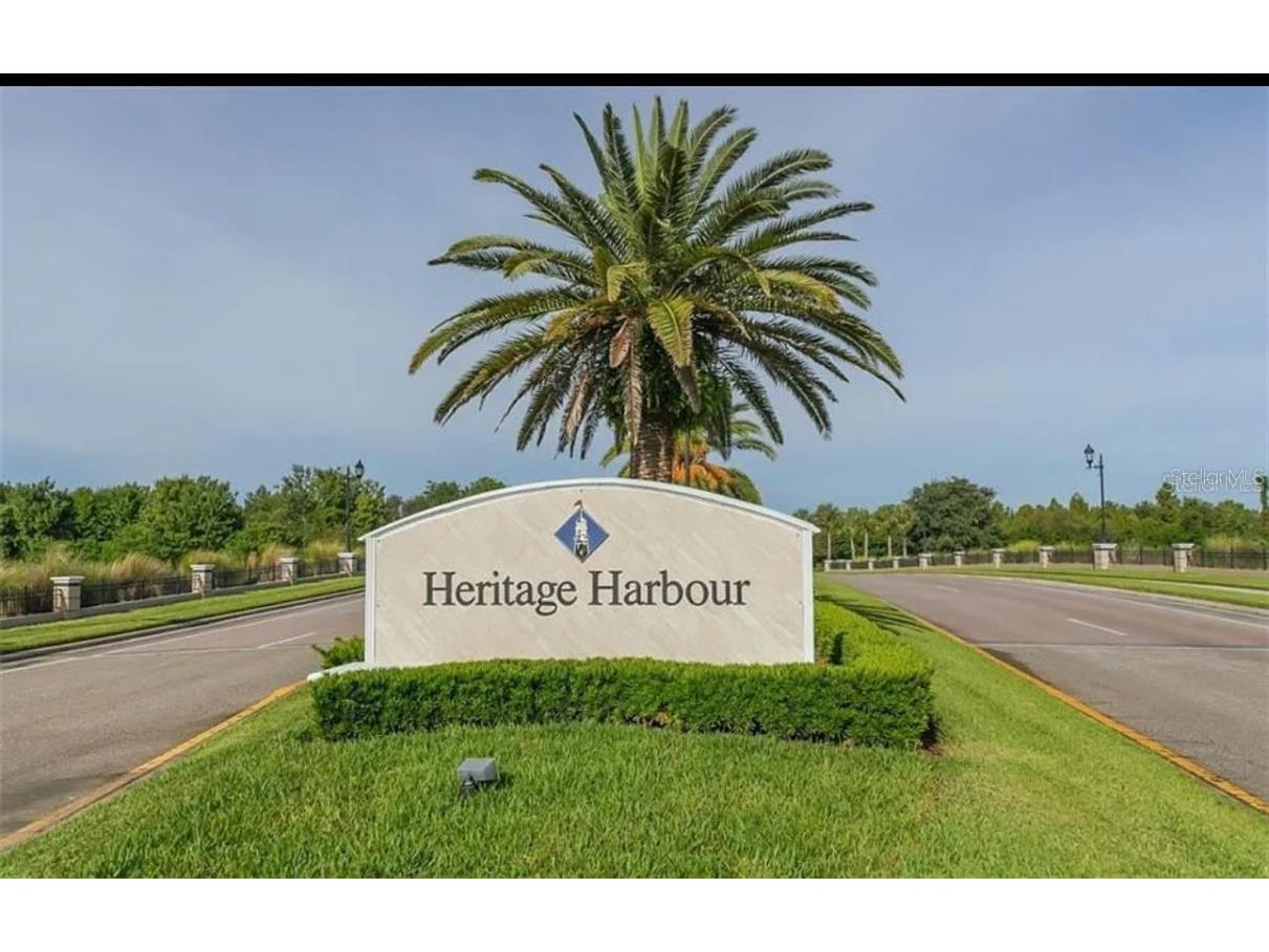 8950 Stone Harbour Loop Bradenton FL 34212 A4651875 image1