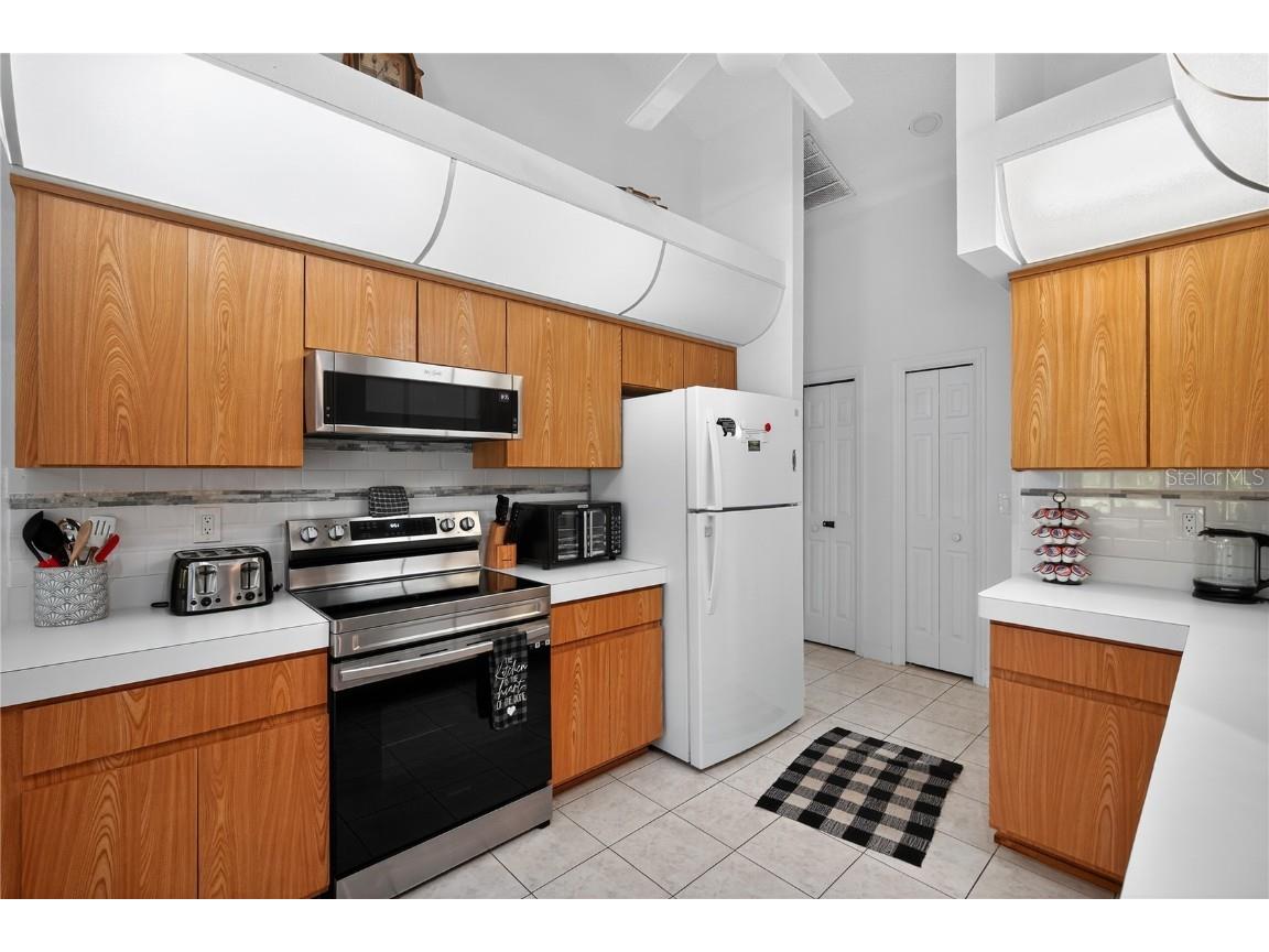 8959 Hernando Way Weeki Wachee FL 34613 TB8428228 image11