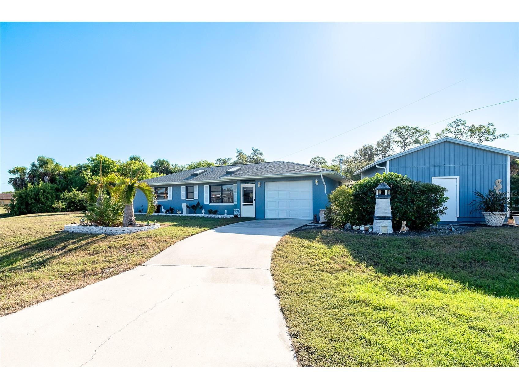896 Clearview Drive Port Charlotte FL 33953 D6145101 image1