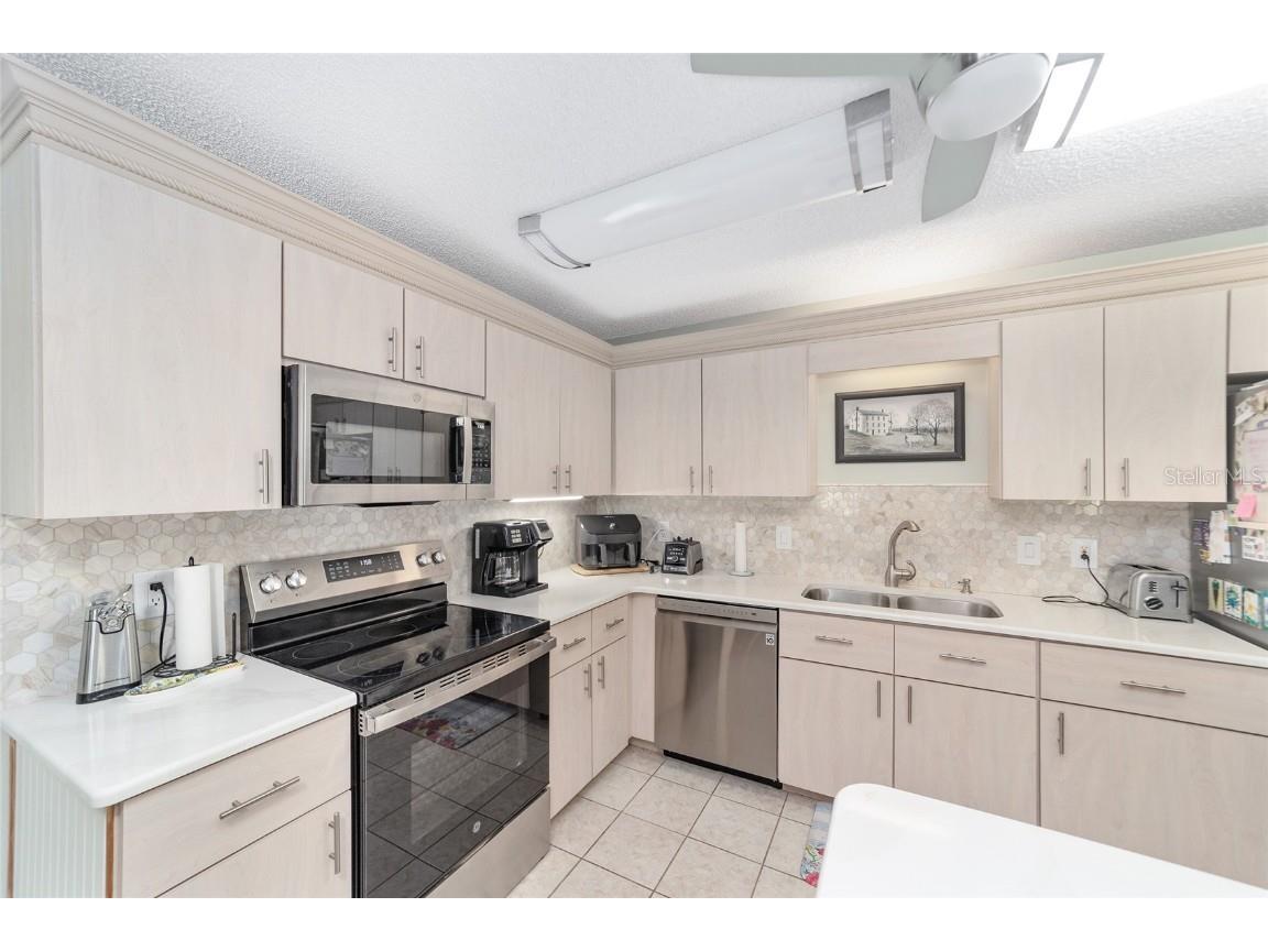 8961 SW 94th Lane #D Ocala FL 34481 OM685462 image15