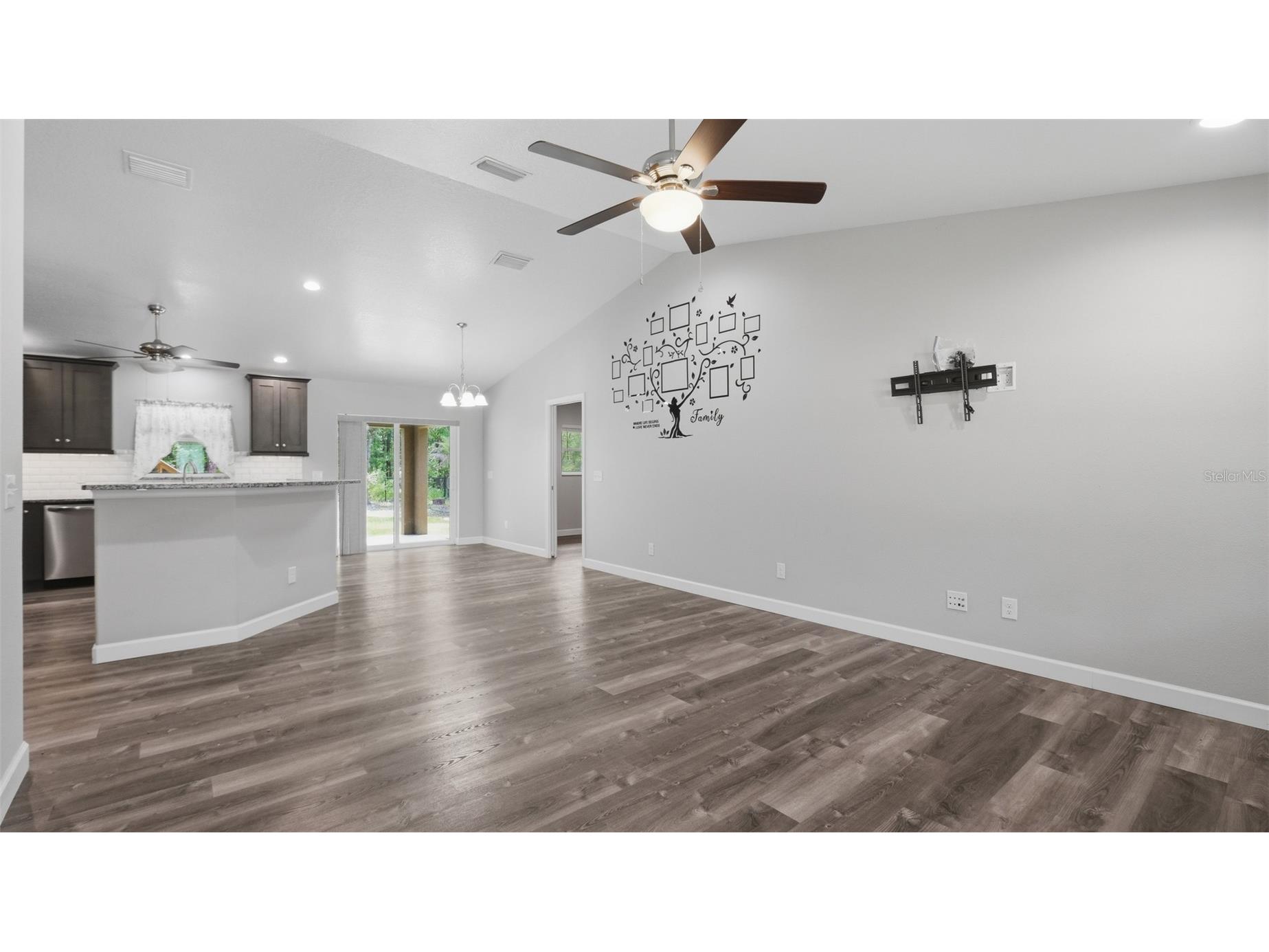 8962 N Stern Way Citrus Springs FL 34434 W7887295 image4