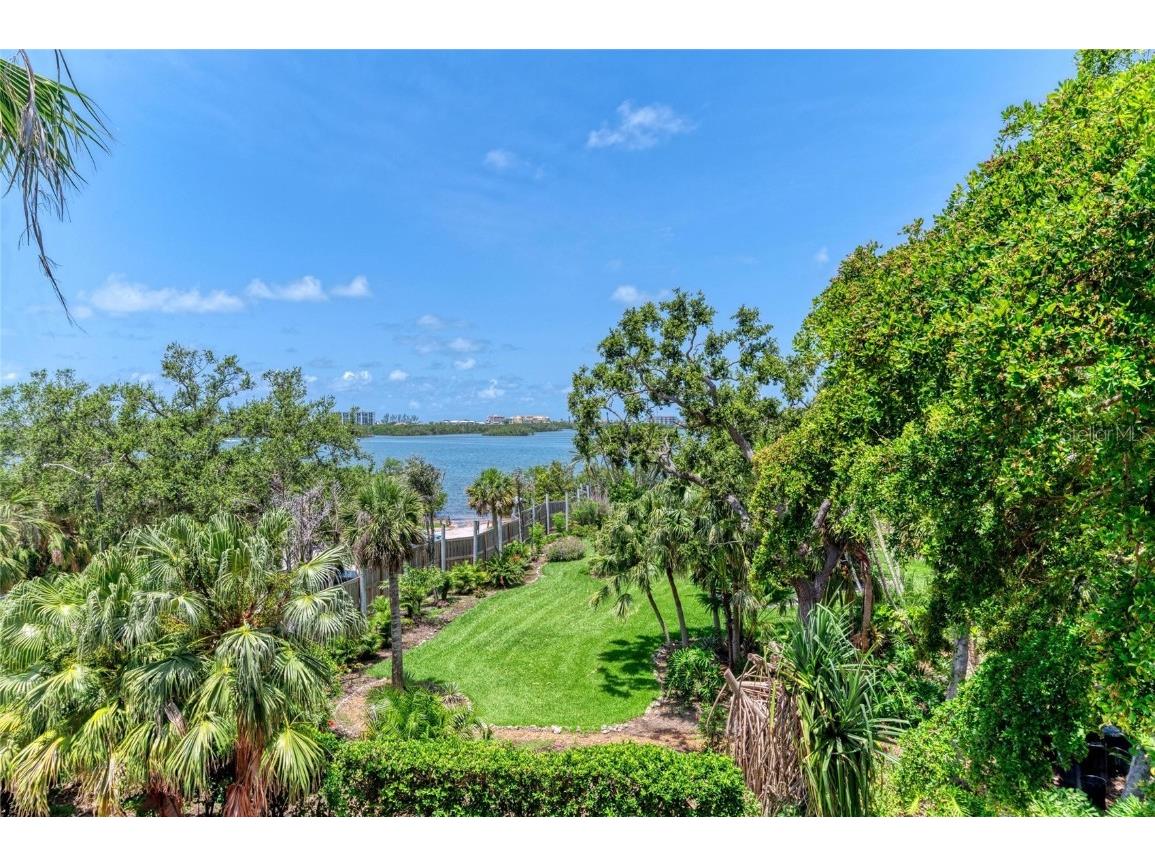 8963 Fishermens Bay Drive Sarasota FL 34231 A4654953 image10