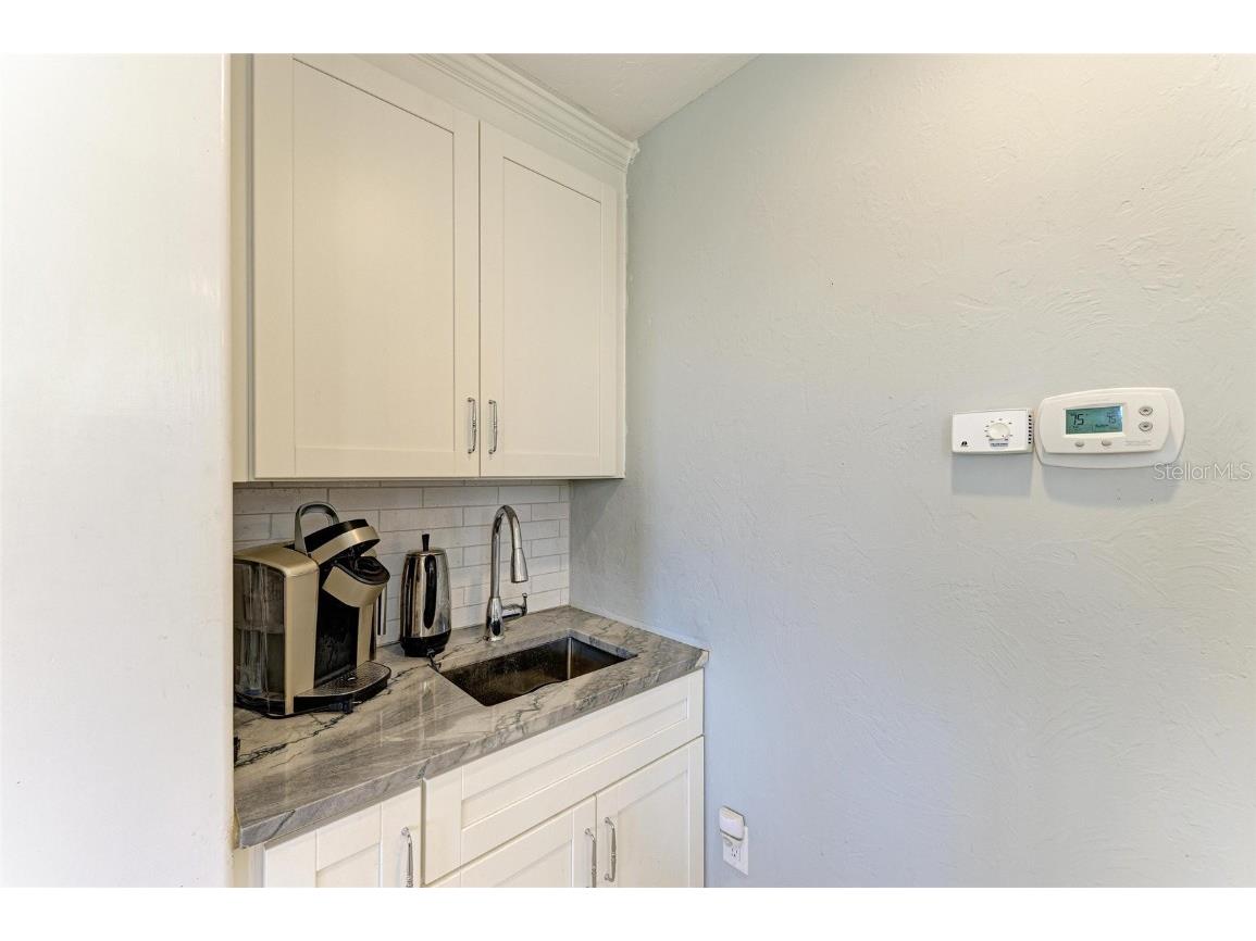 8963 Fishermens Bay Drive Sarasota FL 34231 A4654953 image33