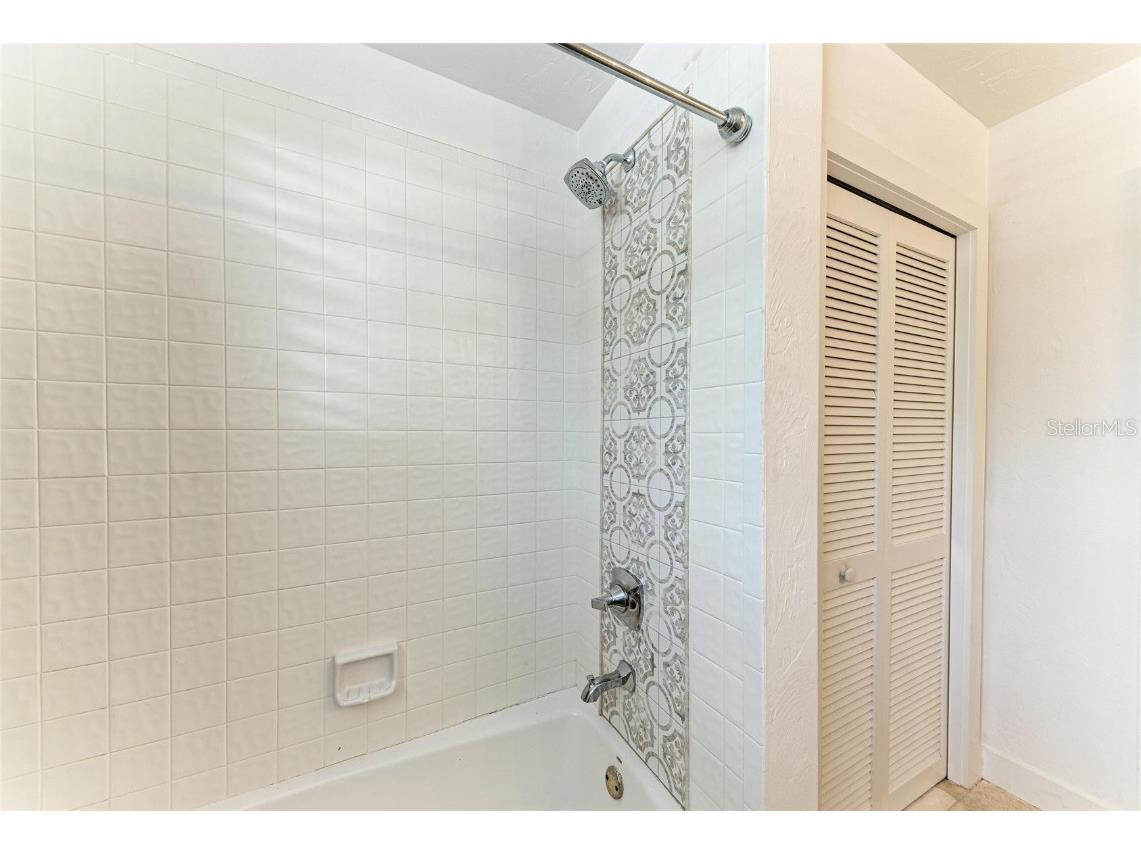 8963 Fishermens Bay Drive Sarasota FL 34231 A4654953 image49