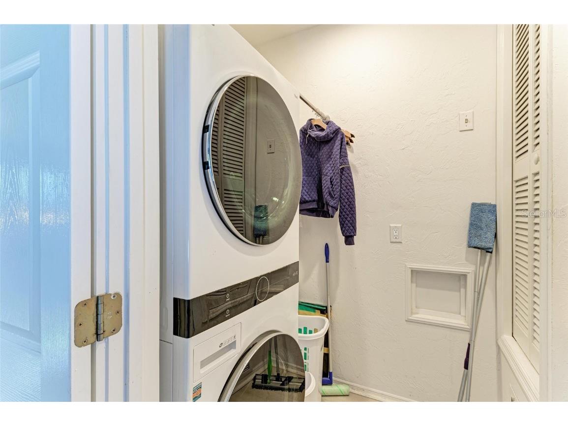 8963 Fishermens Bay Drive Sarasota FL 34231 A4654953 image59