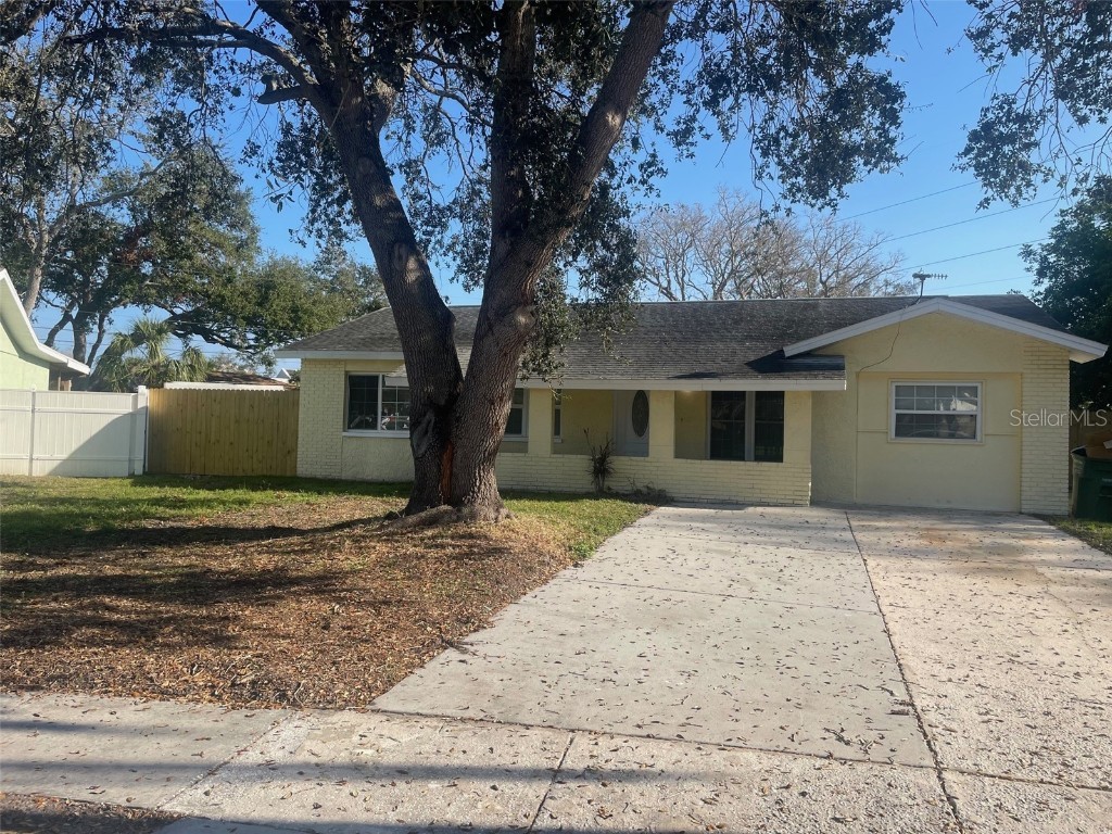 8969 109th Terrace Seminole FL 33777 TB8347531 image1