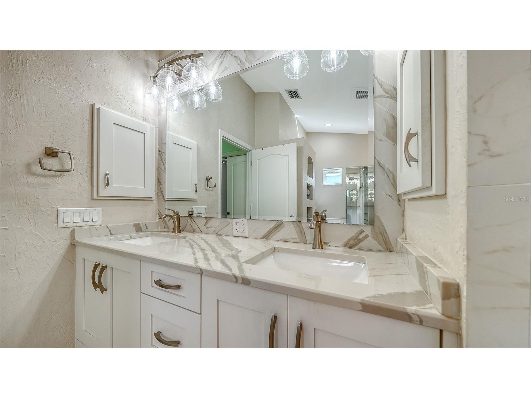 8972 Huntington Pointe Drive Sarasota FL 34238 A4680871 image16