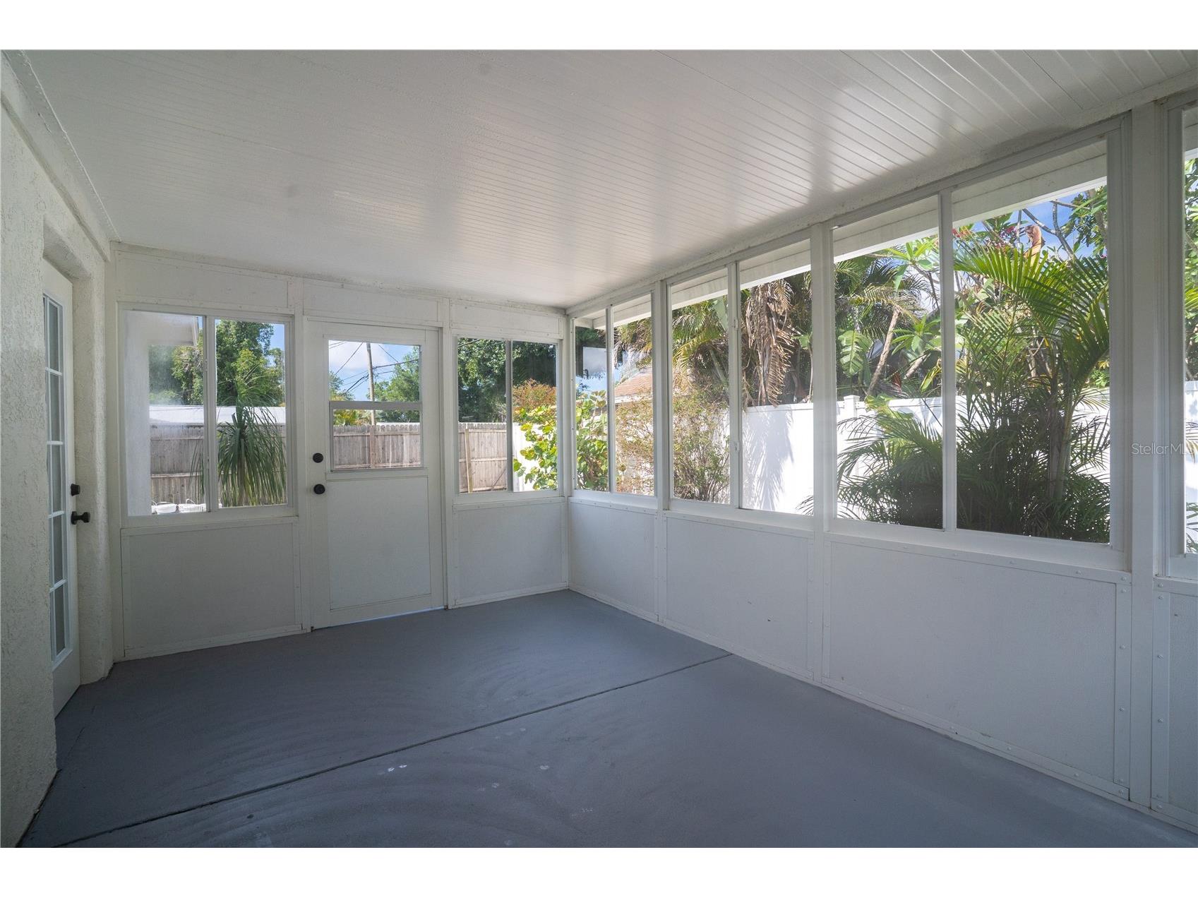 8974 91st Street Seminole FL 33777 TB8508361 image25