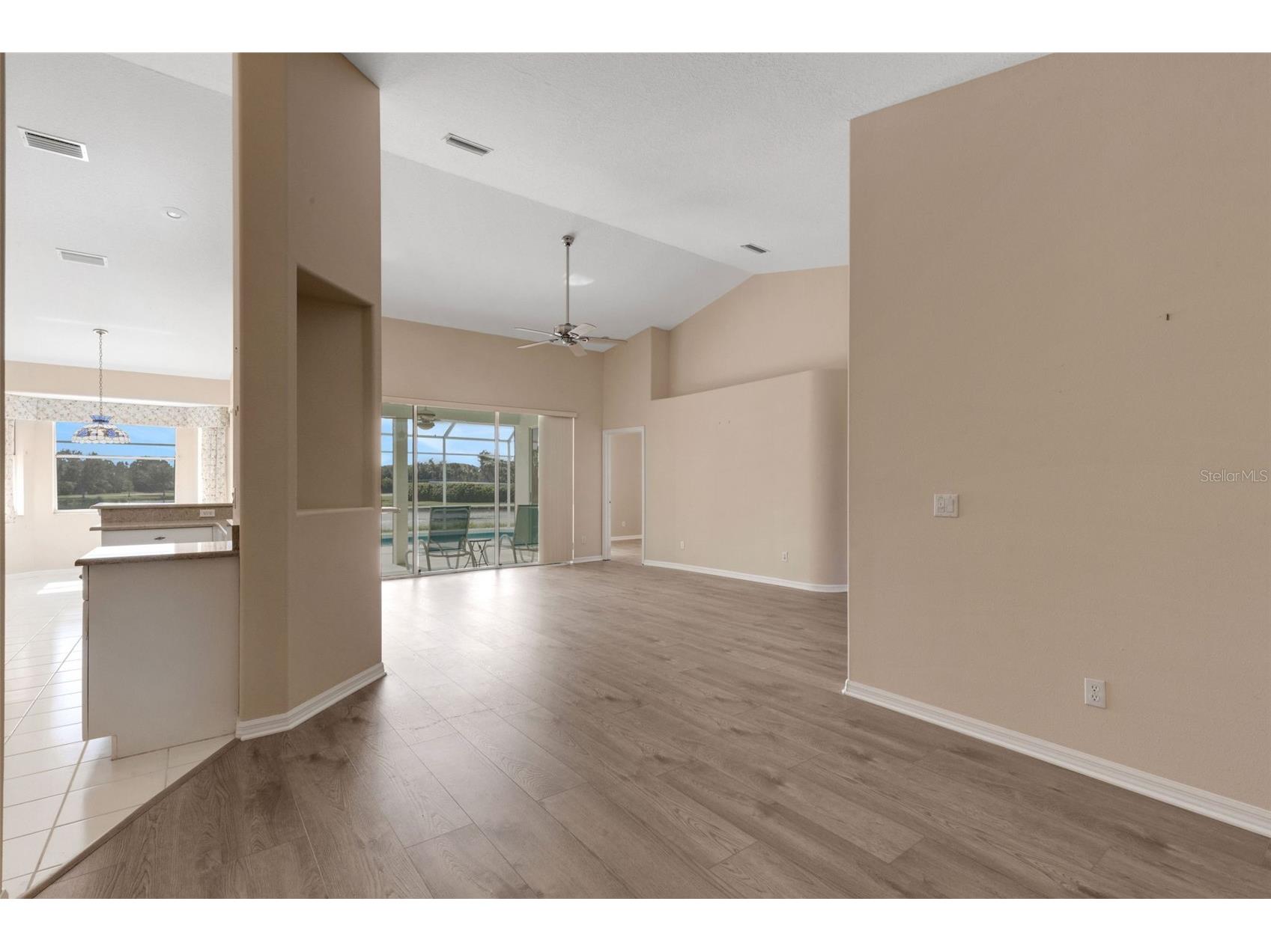 8976 Whitemarsh Avenue Sarasota FL 34238 A4689216 image18