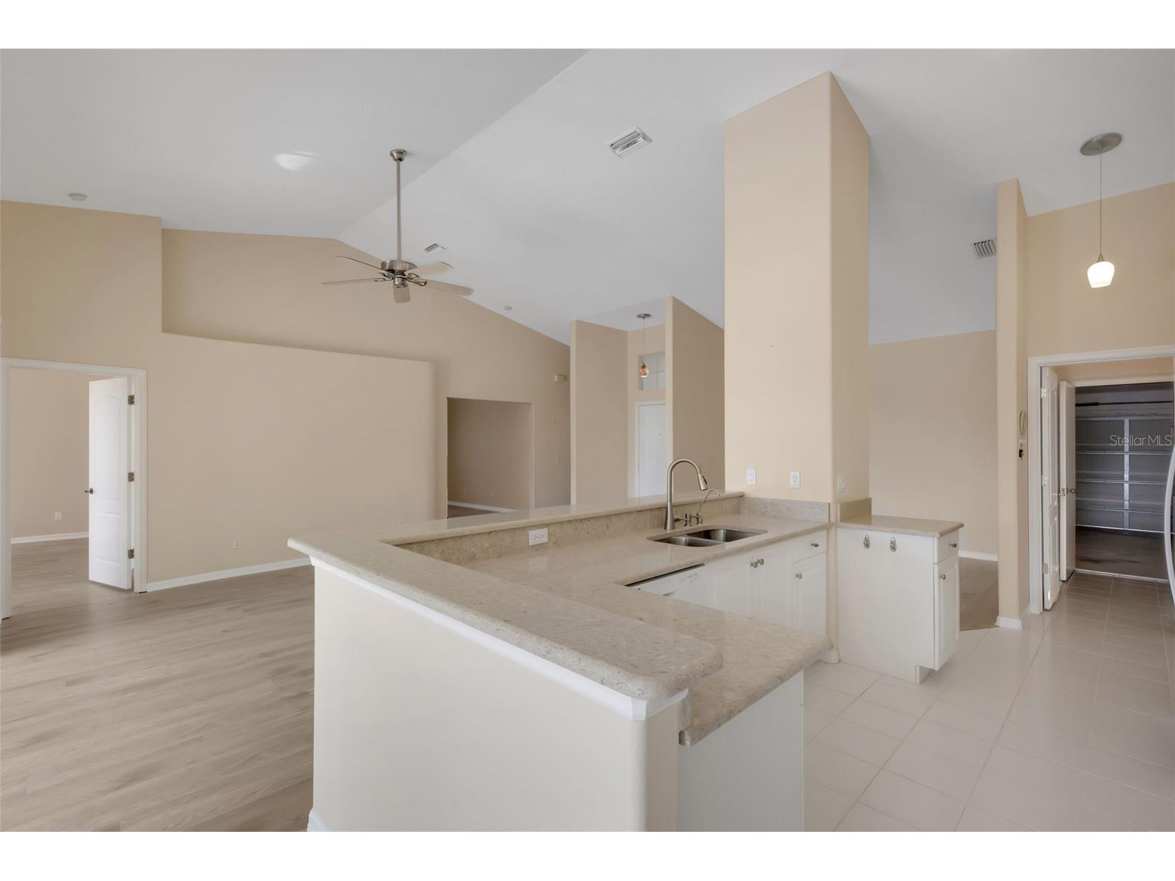 8976 Whitemarsh Avenue Sarasota FL 34238 A4689216 image22