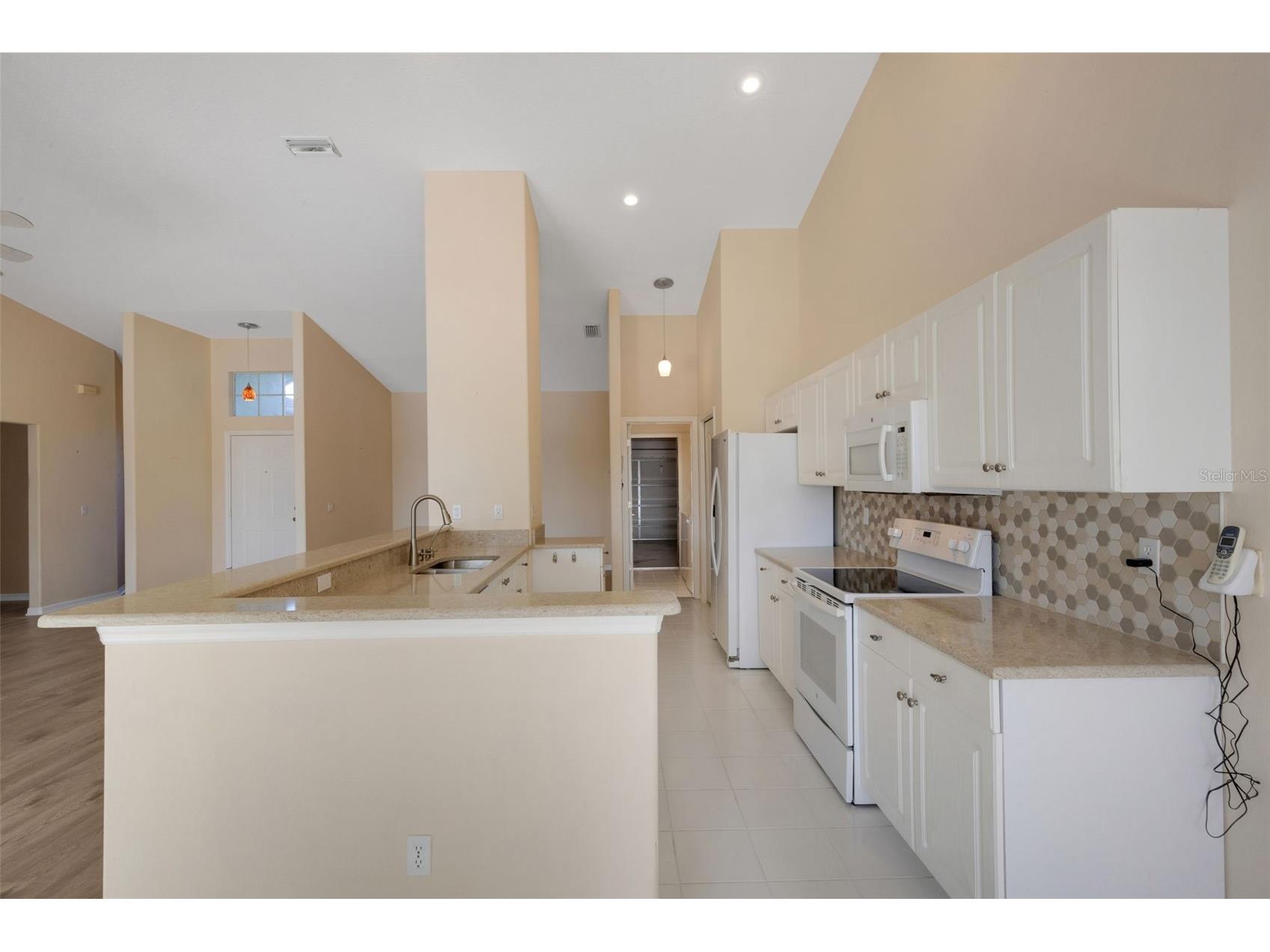 8976 Whitemarsh Avenue Sarasota FL 34238 A4689216 image23