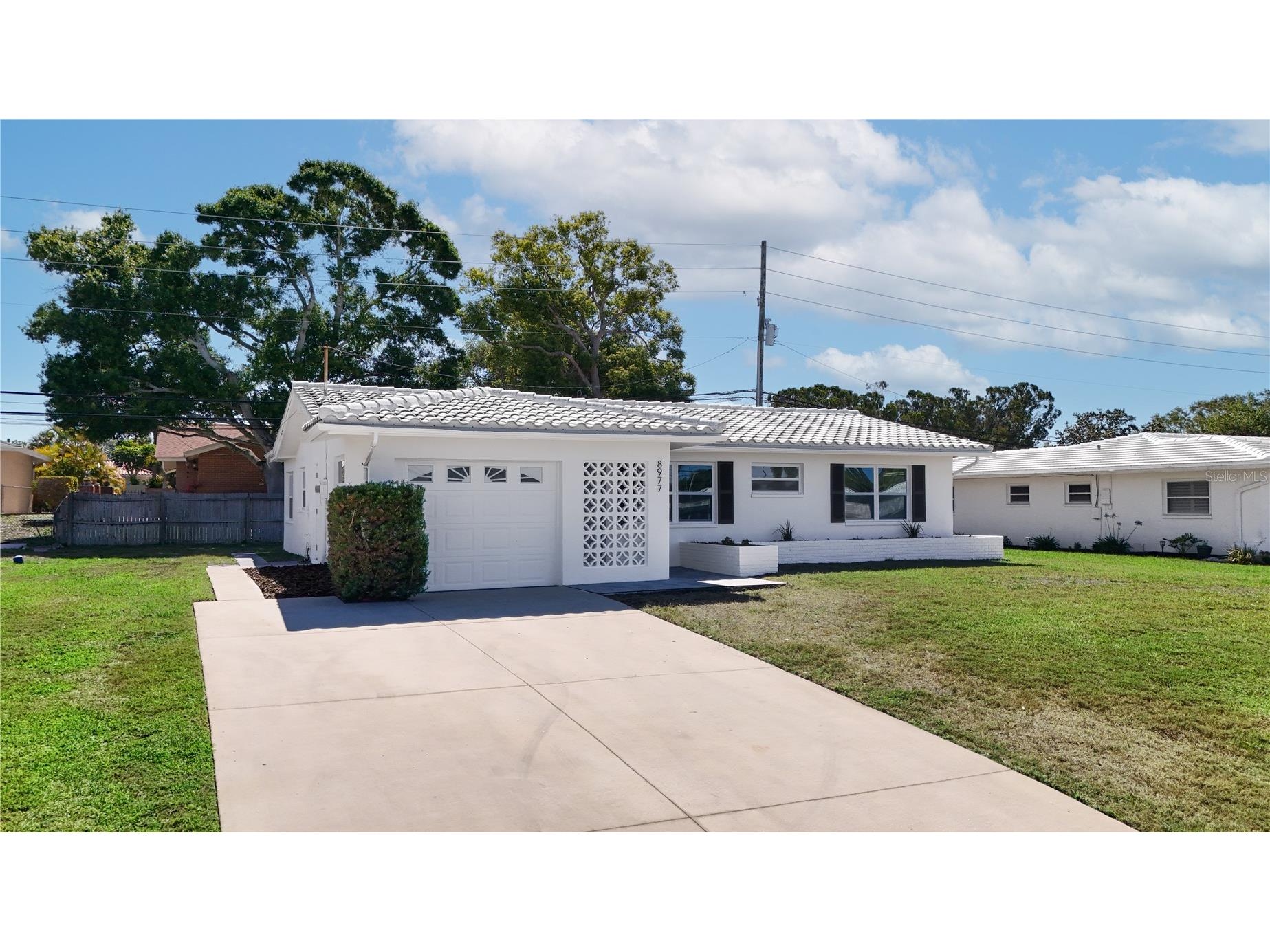 8977 140th Way Seminole FL 33776 TB8494145 image1