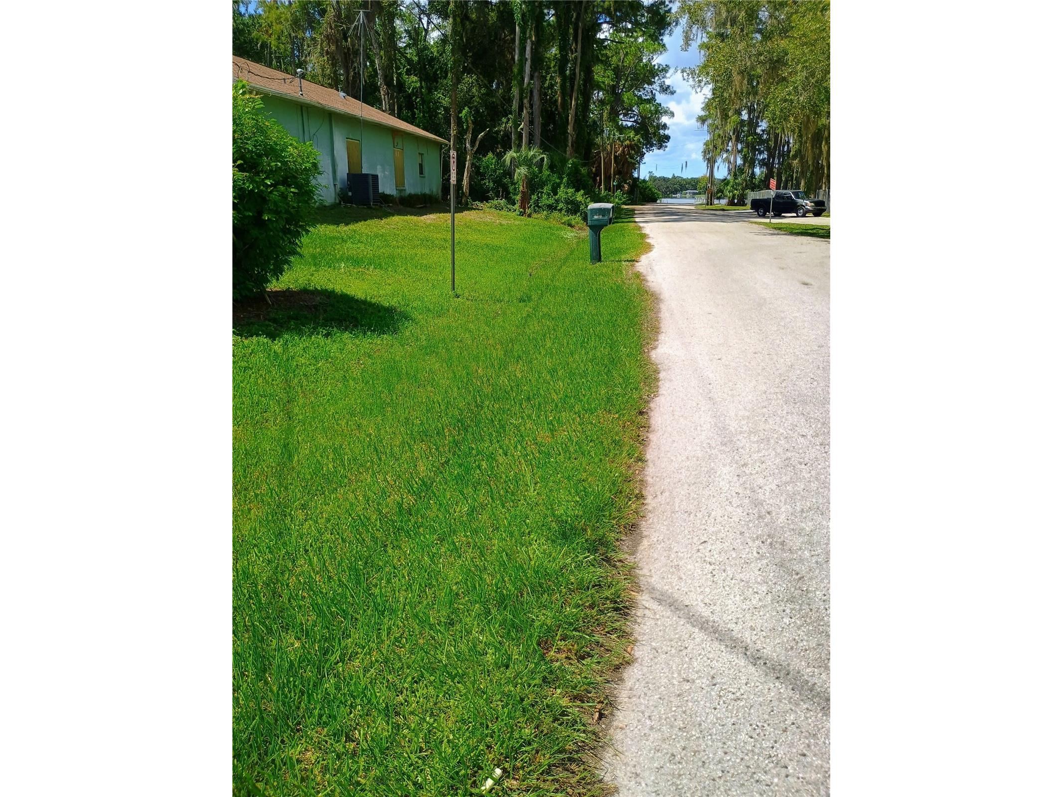 8977 Lake Drive New Port Richey FL 34654 W7878420 image6