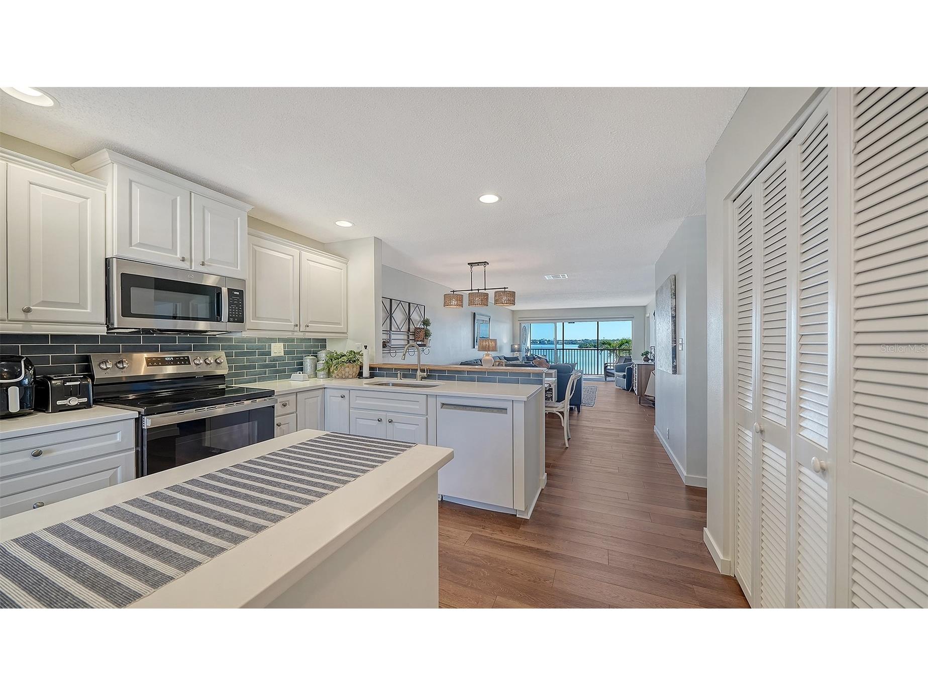 8977 Midnight Pass Road #222 Sarasota FL 34242 - LITTLE SARASOTA BAY ICW A4676582 image3