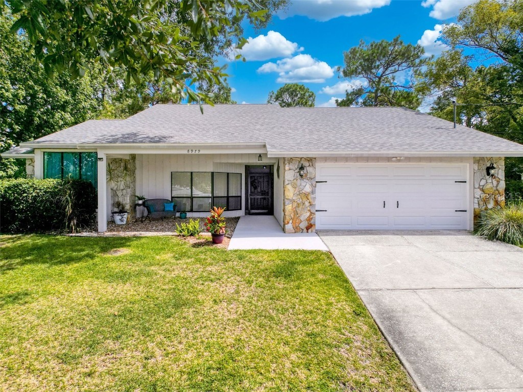 8979 Hernando Way Weeki Wachee FL 34613 W7876798 image1