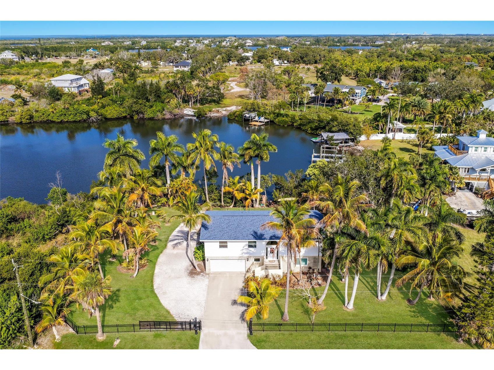 898 Bayshore Drive Terra Ceia FL 34250 A4678144 image1