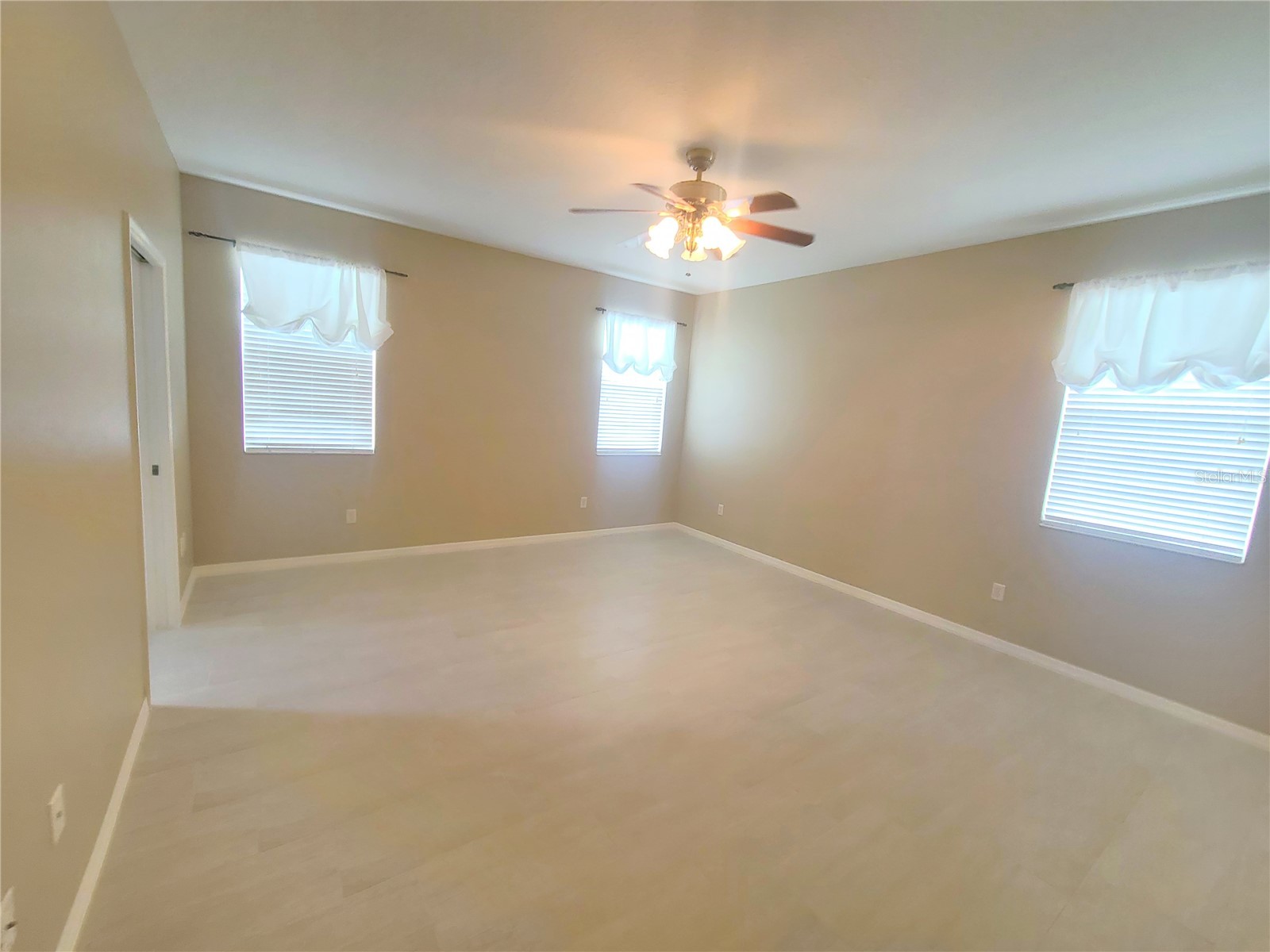 898 Moses Loop The Villages FL 32162 OM724749 image11