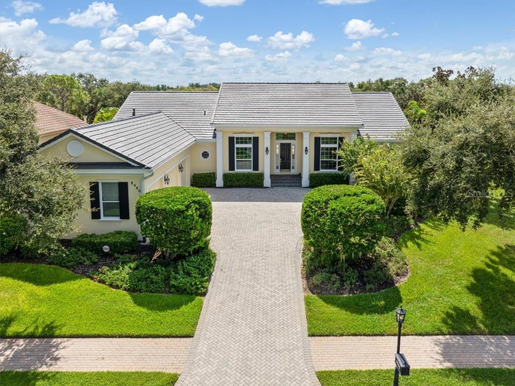 8986 Bloomfield Boulevard Sarasota FL 34238 A4662698 image1