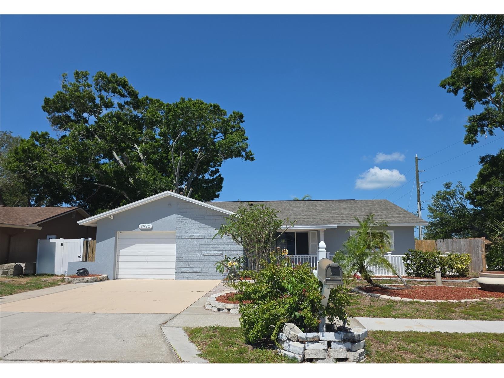 8990 123rd Way Seminole FL 33772 TB8509164 image1