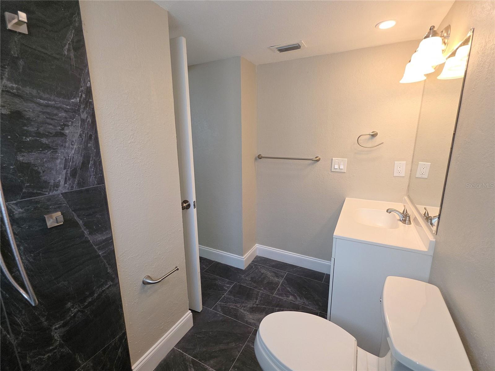 8990 123rd Way Seminole FL 33772 TB8509164 image18