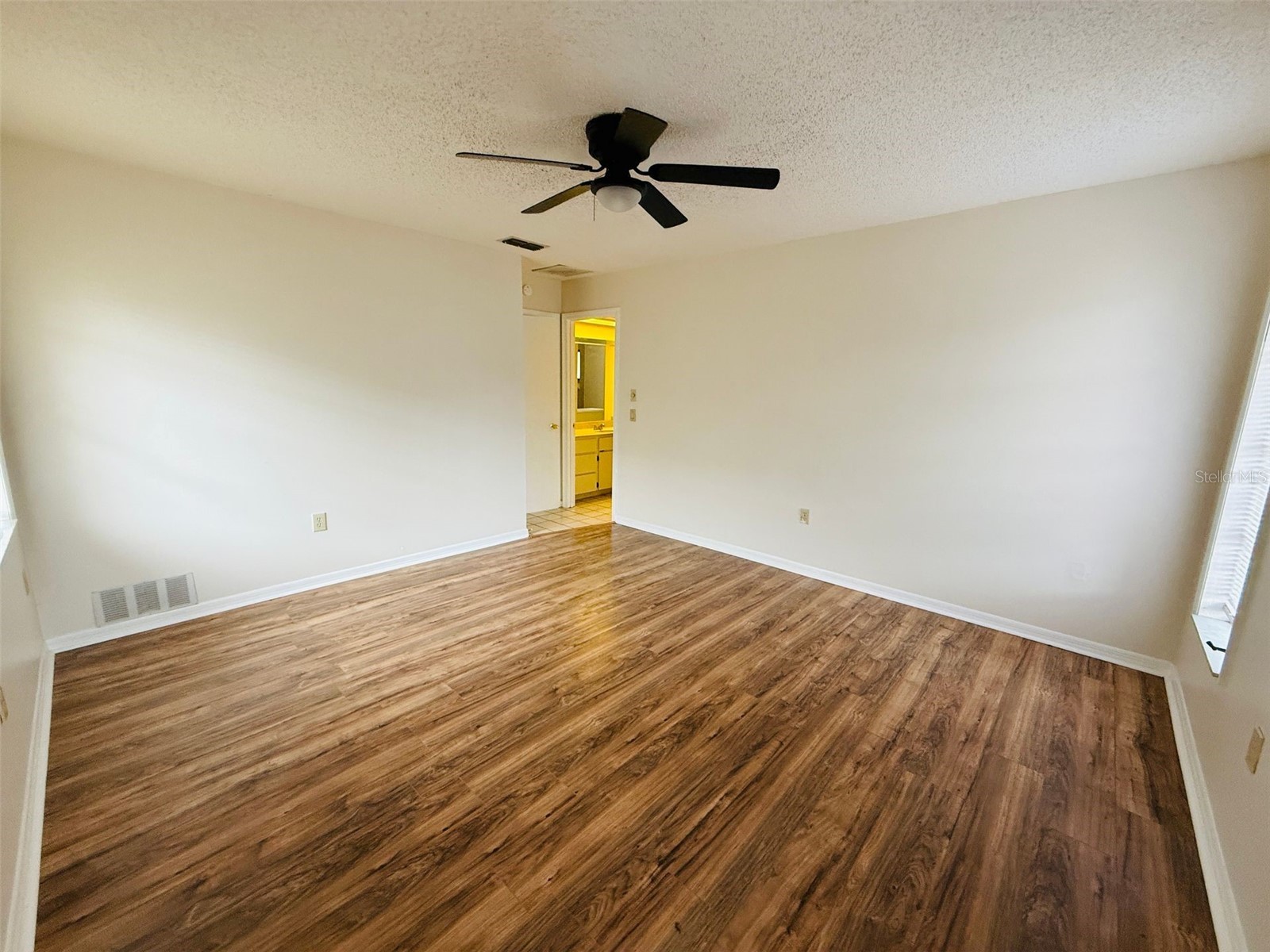 8992 Hernando Way Weeki Wachee FL 34613 TB8464650 image4