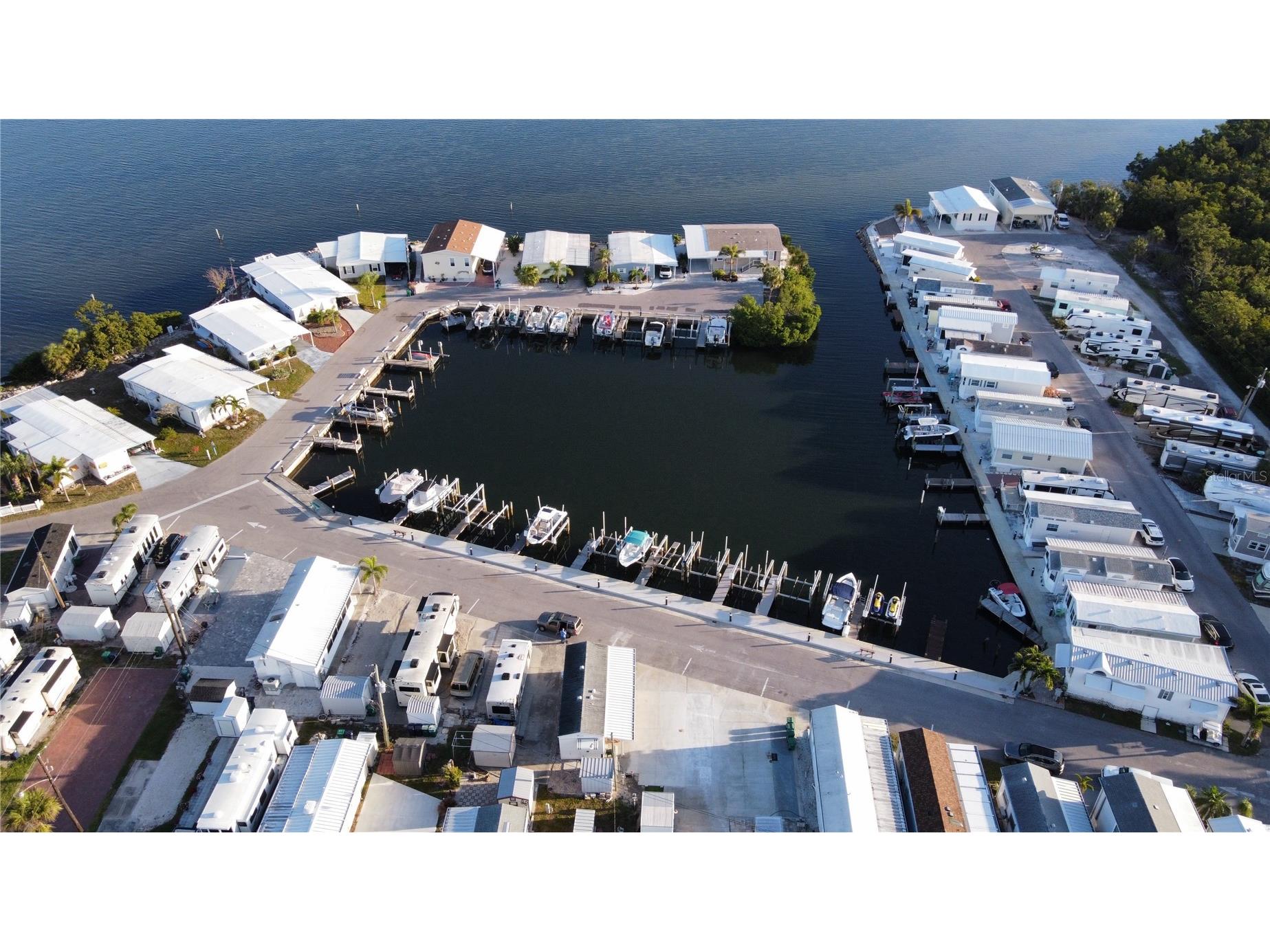 9 Basin Street Palmetto FL 34221 A4691389 image1