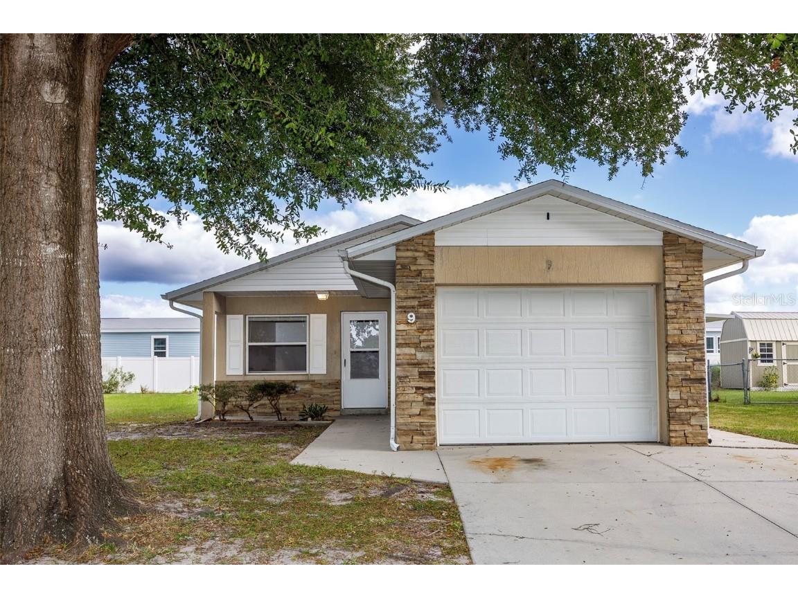 9 Cayman Circle Umatilla FL 32784 G5092087 image1