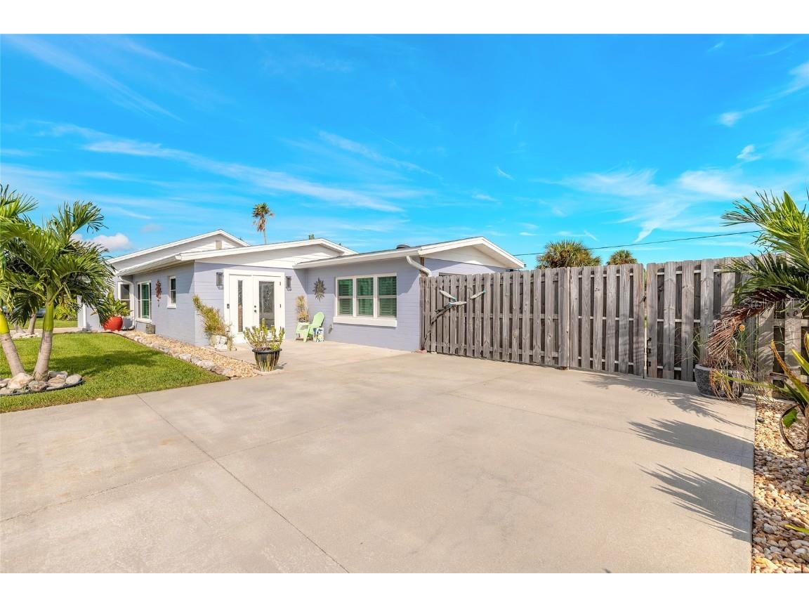 9 Dolphin Avenue Ormond Beach FL 32176 V4945127 image1